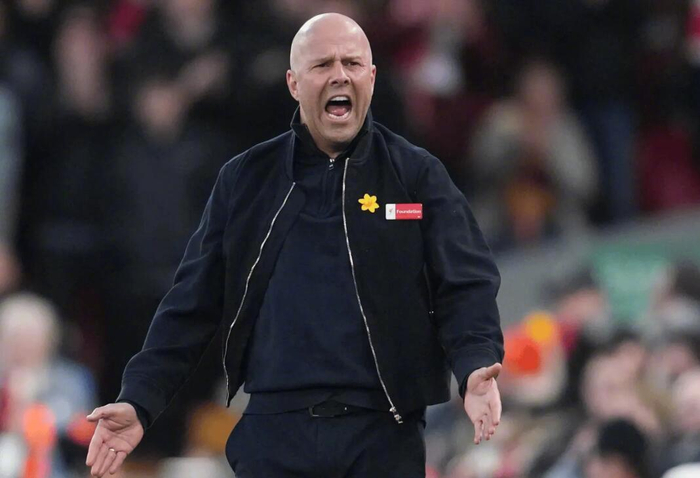 开云官方网站-利物浦旧将彭南特质疑斯洛特换人致丢球|热刺|埃基蒂克|恩古莫哈|弗林蓬|加克波_新浪体育_新浪新闻